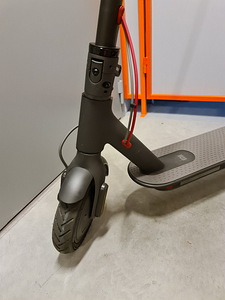 Elektriline tõukeratas Xiaomi Mi Electric Scooter M365 (4 foto / 10)