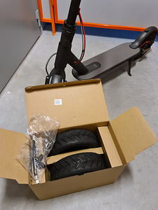 Elektriline tõukeratas Xiaomi Mi Electric Scooter M365 (9 foto / 10)