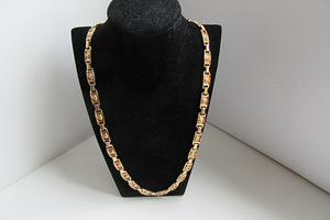 New-Versace-motifs-cast-gold chain-135.96g. (1 фото из 5)