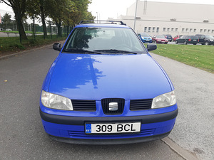 SEAT Cordoba Vario 2001 (6 foto / 11)