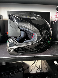 Müün motokrossi ja ATV kiivrit (1 foto / 7)