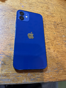 Apple iPhone 12 (2 фото из 3)