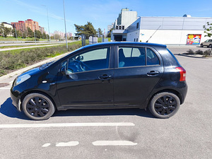 Tayota Yaris 2007 1.4 disel (5 foto / 9)
