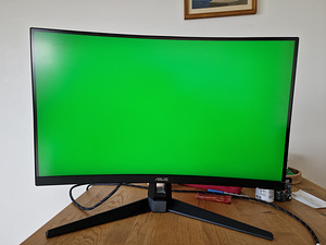 ASUS TUF Gaming VG27WQ1B (4 foto / 6)