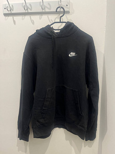 Nike pusa, Ralph Lauren t-särk ja Lacoste (1 foto / 3)