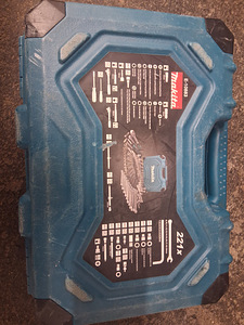 Набор инструментов Makita E-10883 (5 фото из 5)