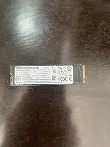 Твердотельный накопитель SSD 1TB (1 фото из 1)