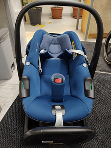 Maxi-cosi pebble 360 + 2 alusega ISOFIX 2wayfix Maxi-cosi pe (4 foto / 5)