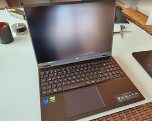Acer Predator Helios 16, RTX4080m, garantii. (1 foto / 2)