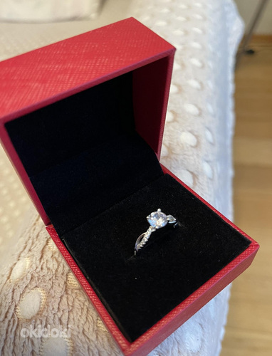 Обручальное кольцо с муассанитом и круглым бриллиантом 1 карат (фото #2)