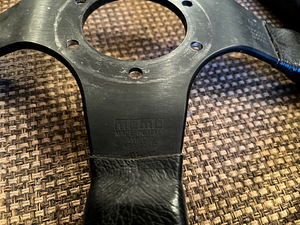 MOMO TYP D32 320mm Sportrool (2 foto / 3)