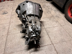 BMW V8 M60 5k manuaal käigukast. (5 foto / 5)
