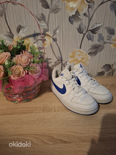 Кросовки Nike размер 37.5