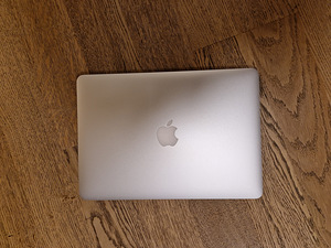 Macbook Air 2017 i5 256 GB (2 foto / 3)