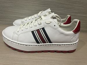 Женские бртинки (3 фото из 3)