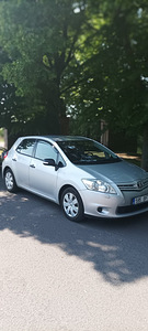 Toyota Auris 1.6 97kw бензин 2011 (6 фото из 14)
