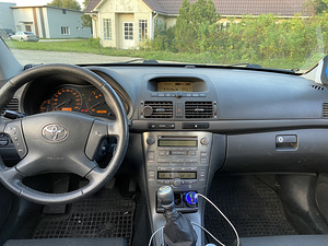 Toyota avensis (5 foto / 5)