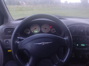 Chrysler grand voyager (5 foto / 8)
