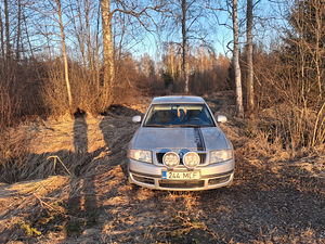 Skoda superb 2008 1.9 TDi (3 foto / 8)