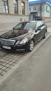 MERCEDES-BENZ E 200 NGT (9 foto / 9)
