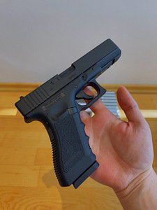 UUS UMAREX Glock 17 gen 3 õhupüstol 4,5mm CO2 Blowback (10 foto / 10)