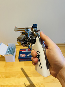 UUS UMAREX SMITH & WESSON 629 6,5 CO2 Revolver (5 foto / 10)