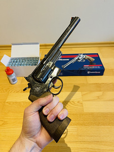 UUS UMAREX SMITH & WESSON M29 8 3/8" 4,5mm CO2 revolver kit (5 foto / 10)