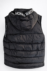 Vest Moncler (2 foto / 2)