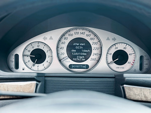 Mercedes-Benz w211 (s211) 320cdi (14 foto / 14)