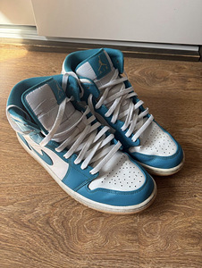 Air jordan 1 mid (1 foto / 5)