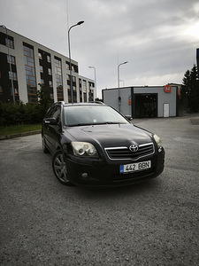 Toyota Avensis (1 фото из 7)