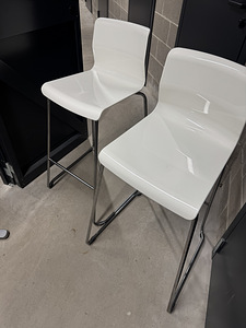 Laud IKEA Billsta 60x70x104,5 cm ja toolid (2 foto / 6)