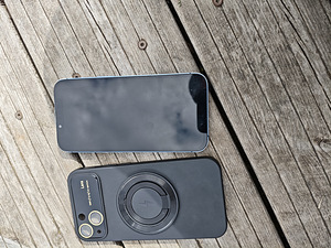 iPhone 13 (3 foto / 3)