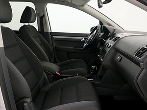 Volkswagen Touran Comfortline ATM 1.6 TDI 77kW (6 фото из 8)