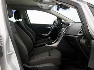 Opel Astra Sports Tourer 1.7 CDTi 92kW (6 foto / 8)