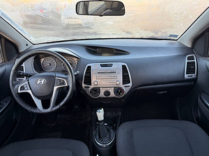 Hyundai i20 Elegance 1.4 74kW (5 foto / 7)