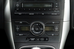 Toyota Auris Linea Sol Facelift LPG 1.6 97kW (8 foto / 8)