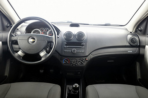 Chevrolet Aveo Comfort 1.4 69kW (5 foto / 8)