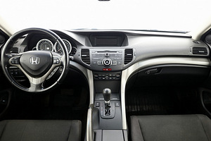 Honda Accord Comfort ATM 2.0 115kW (5 foto / 7)