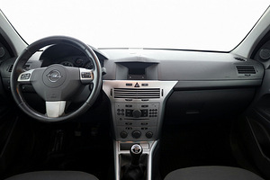 Opel Astra Facelift 1.6 85kW (5 foto / 7)