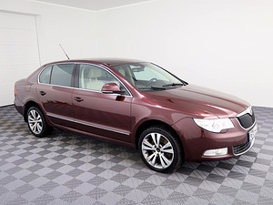 Skoda Superb Highline ATM 2.0 TDI 125kW (1 foto / 9)