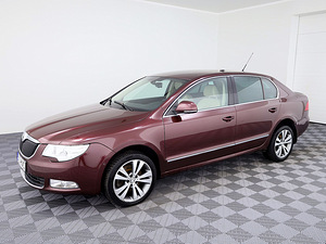 Skoda Superb Highline ATM 2.0 TDI 125kW (2 foto / 9)