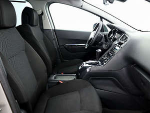 Peugeot 5008 Elegance ATM 1.6 115kW (6 foto / 8)