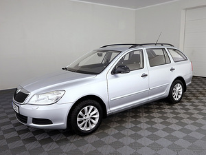 Skoda Octavia Comfortline Facelift 1.2 77kW (2 foto / 7)