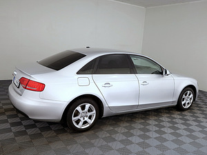 Audi A4 Comfortline ATM 1.8 88kW (3 foto / 7)