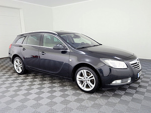 Opel Insignia Cosmo 4x4 ATM 2.0 CDTi 118kW (1 foto / 8)