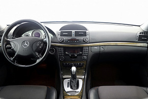 Mercedes-Benz E 200 Avantgarde ATM 1.8 Kompressor 120kW (5 foto / 7)