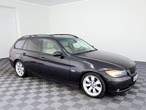 BMW 325 xDrive Executive ATM 3.0 Xi 160kW (1 foto / 8)