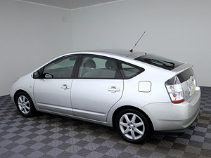 Toyota Prius Hybrid 1.5 57kW (4 foto / 8)