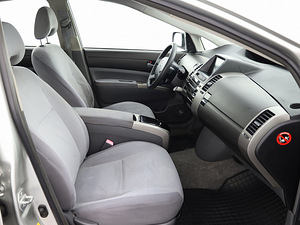 Toyota Prius Hybrid 1.5 57kW (6 foto / 8)